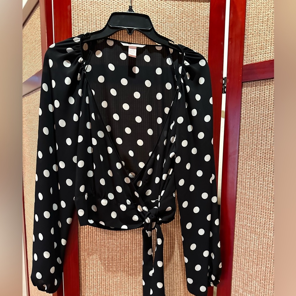Victoria’s Secret black & white polkadot wrap around top Size Medium